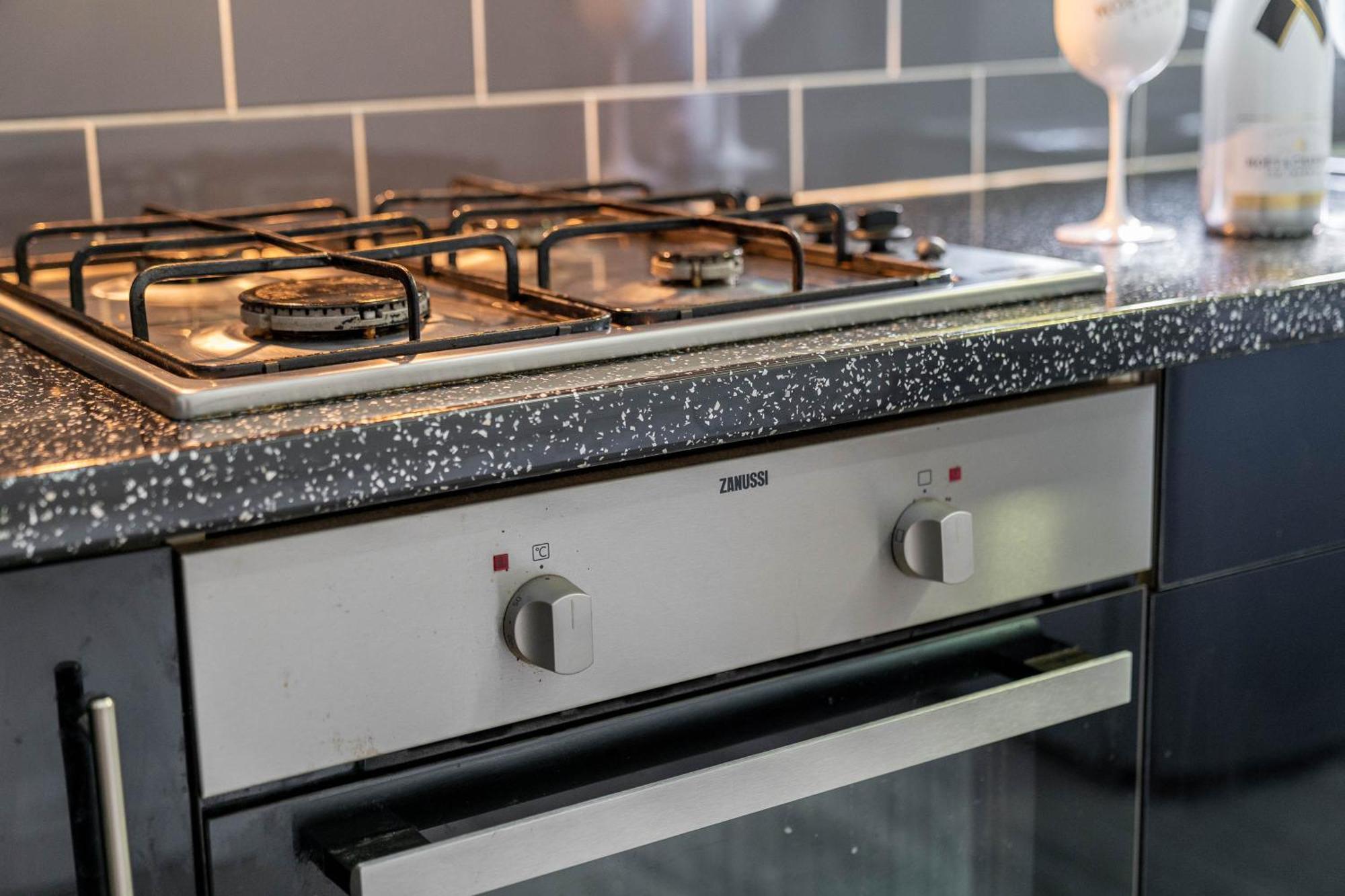 Five Bedroom Townhouse - Near City Centre - Edgbaston - On Street Parking - Wifi - Netflix - 974P 버밍엄 외부 사진